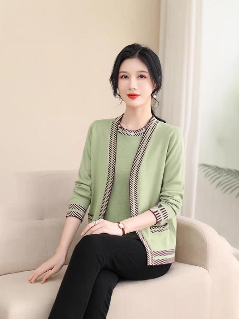 Mom's 2023 Autumn Fashion Knit Top Set - Stylish Middle-aged & Elderly Two-piece for Spring and Autumn