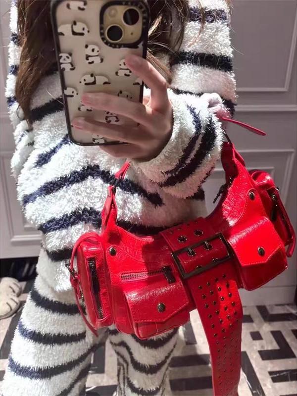 

Дизайнерская сумка-подмышка в панк-стиле, сумка с заклепками, новая модная брендовая сумка через плечо, портативная сумка-локомотив, сумка для камеры