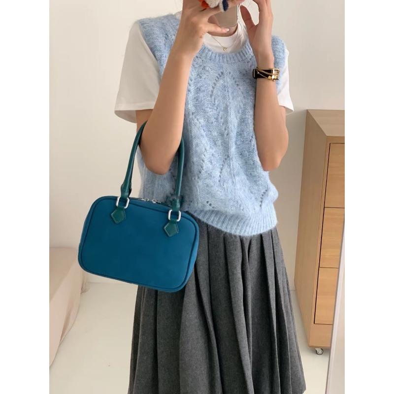 Women's Autumn and Winter Round Neck Hollow Knitted Waistcoat