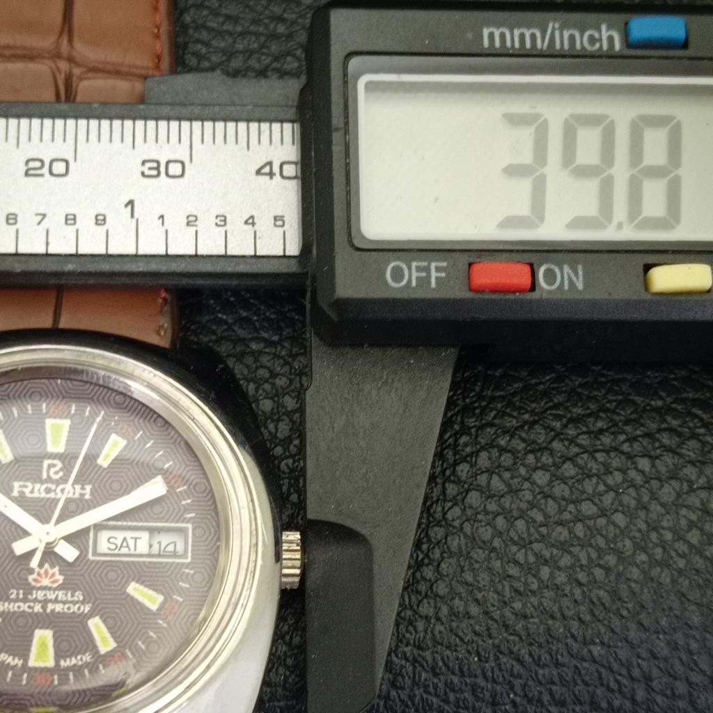 JAPAN VINTAGE RICOH R31 AUTOMATIC MENS BROWN COLOR DIAL WATCH A701954-5 R207-a701954