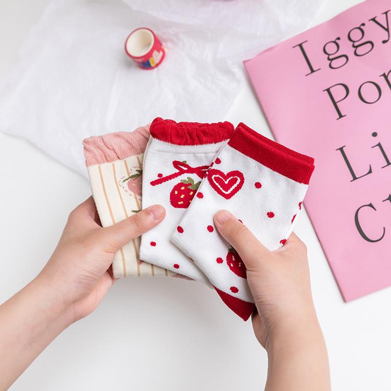 Female Spring and Autumn Cartoon Strawberry Breathable College Wind Students In Tube Cotton Socks