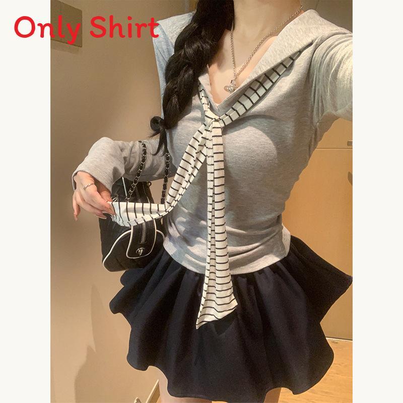 Minimalist Long Sleeve T Shirt For Women With Striped Pattern And Crew Neck For Casual Wear