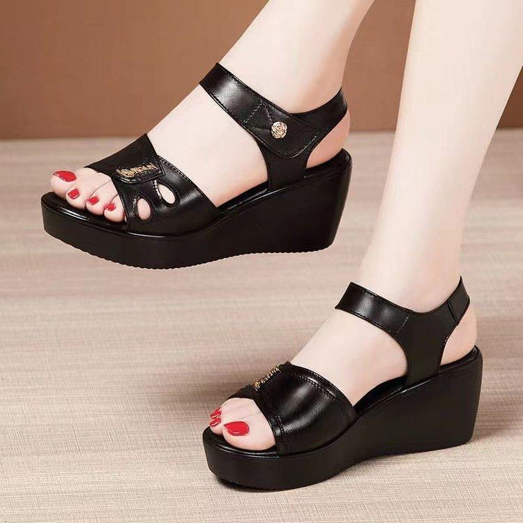 Roman sandals women's 2025 summer new middle-aged thick-soled wedge heel comfortable medium heel non-slip soft-soled mother women's shoes