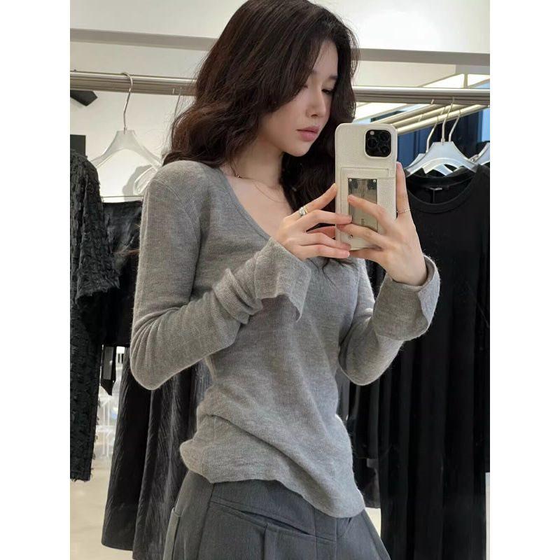

Korean-Style Gray Knit Slim-Fit Women s Long Sleeve Low Neck Top for Early Spring Small серый