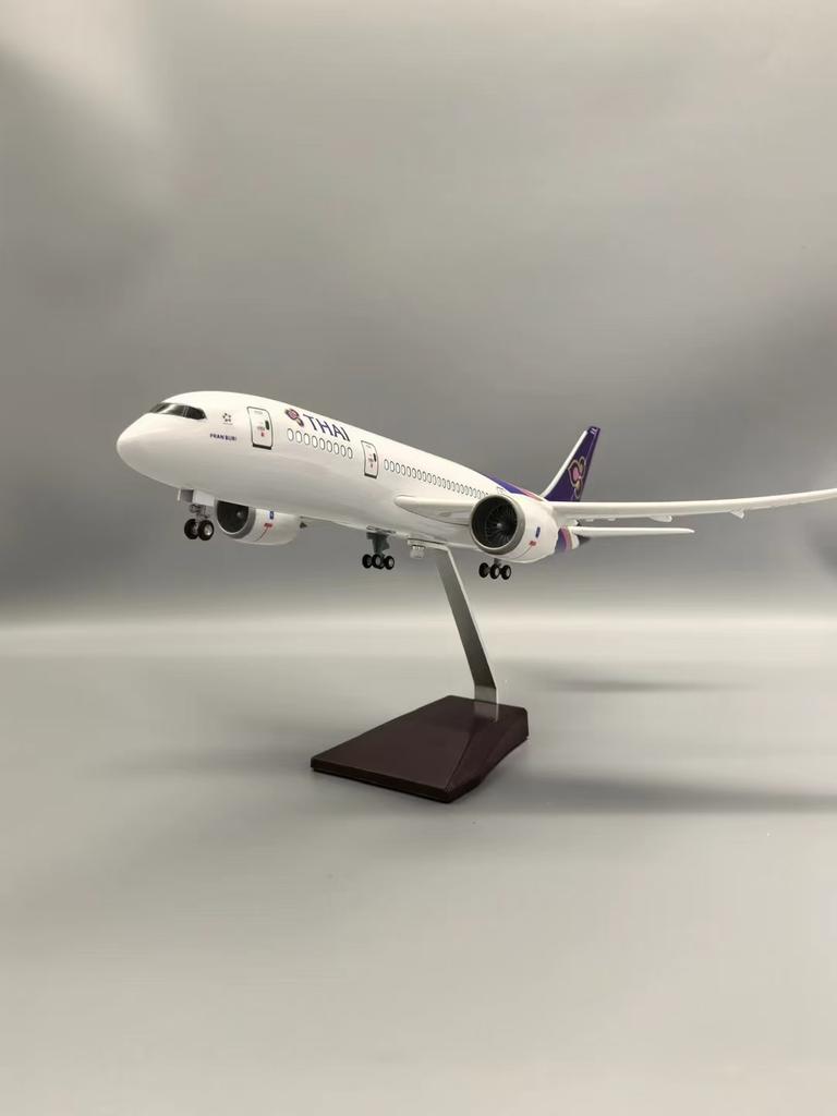 B787 Scale Diecast 47CM Plane Model Thailand Airways 787 Model Airplane Plane Model With Landing Geal for Decoration Collection