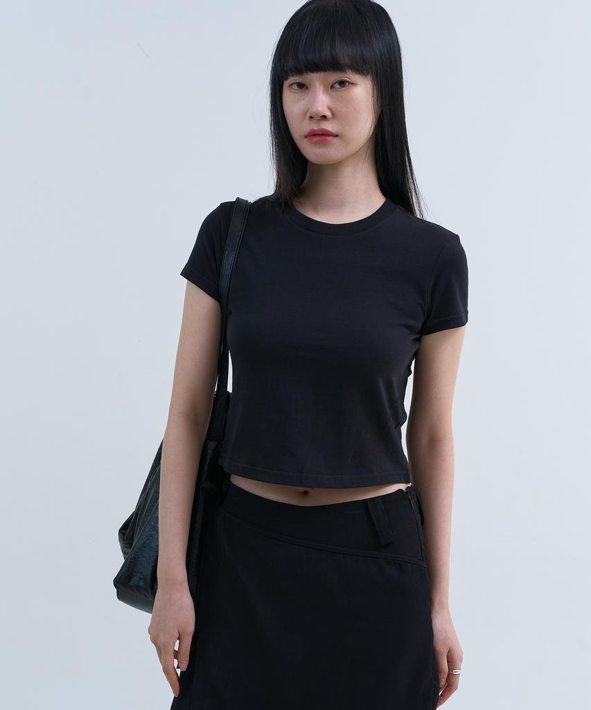 Yuseuteule Waist Embroidered Short Sleeve T-Shirt (Black)