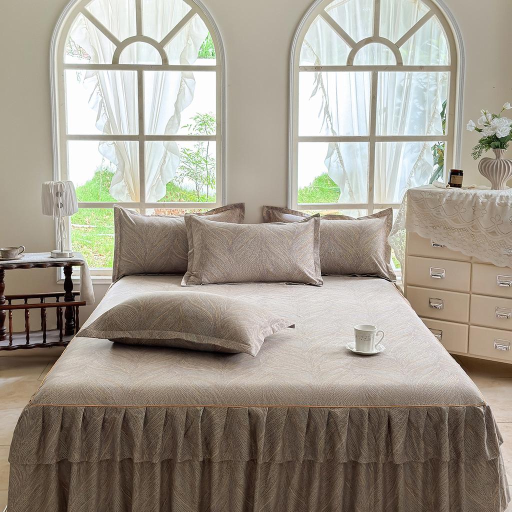 Comfortable, Relaxing, Breathable, Skin-friendly Three-piece Set: One Bed Skirt + Two Pillowcases (without Pillow Core)