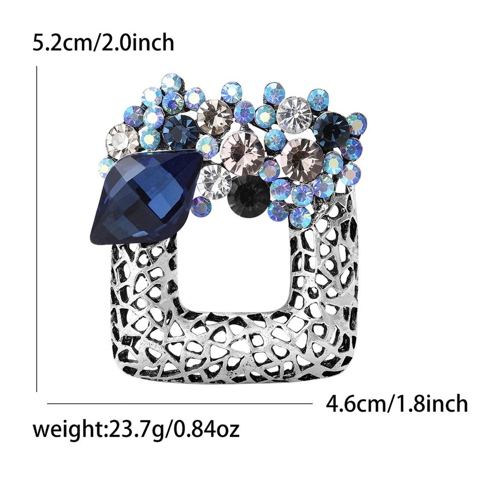 Retro-Leichtluxus hohler quadratischer Blumenkranz Brosche Zubehör modische Luxus geometrische hohle Kristallbroschen