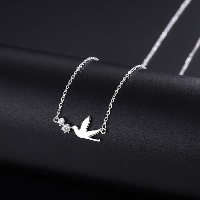 Korean Zinc Alloy Color Cute White Dove Necklace for Women Fashion Simple Temperament Zircon Clavicle Chain Necklace Jewlery