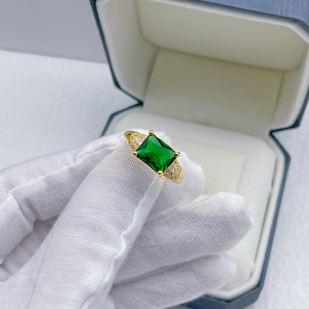 18K Gold-Plated Emerald Ring for Women – Elegant and Simple Fashion Jewelry