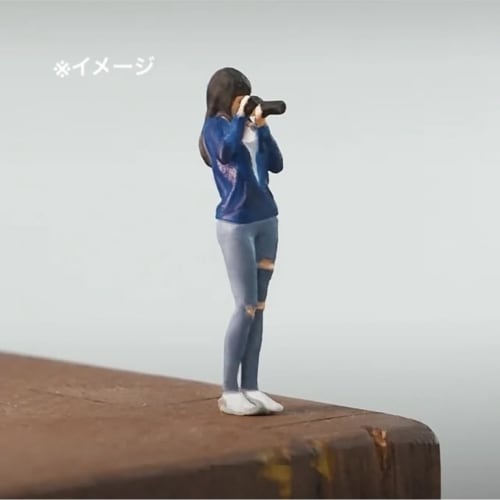 1/64 scale figure of Camera Girl in Distressed Denim 22223195 model diorama