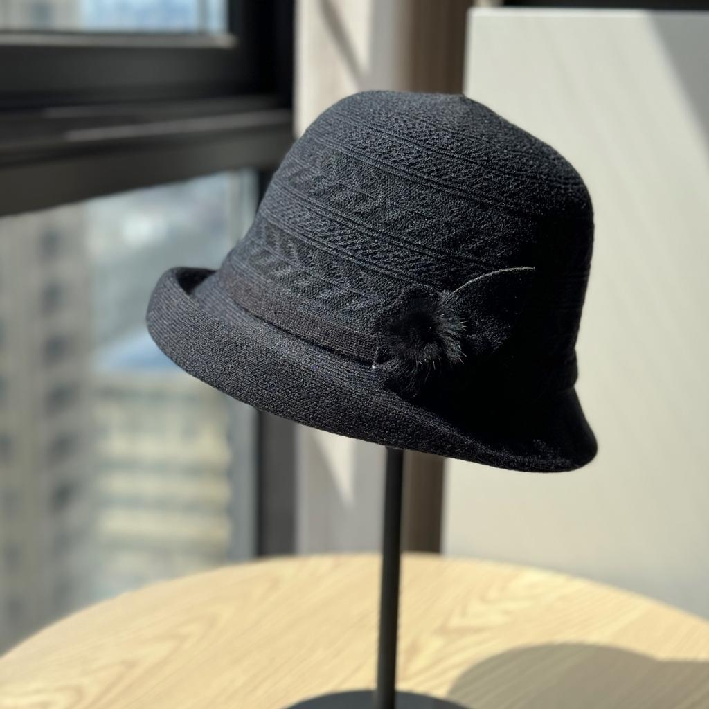 Chapeau de Pêcheur Tricoté Dôme Automne et Hiver Version Coréenne Tendance Décontracté Polyvalent Chapeau Bassin Relevé pour Mère Rend le Visage Plus Petit