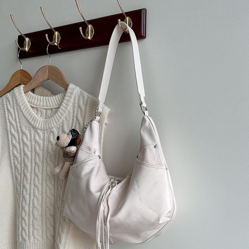 

Korean Style Nylon Dumpling Bag Women s All-matching Lazy Commuting Shoulder Large Capacity Casual Underarm белый