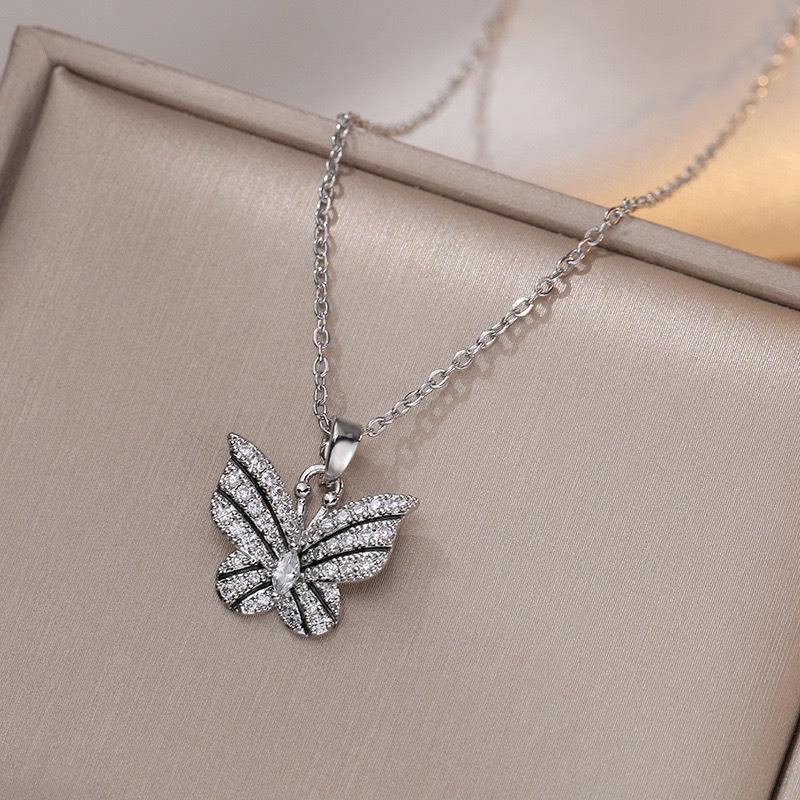 Butterfly Necklace with Color-Retaining Zircon - Fashionable, Versatile Women's Jewelry Accessory.