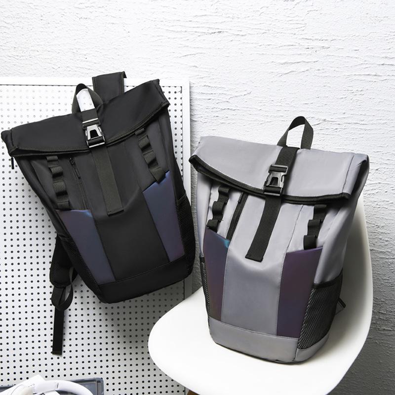 Reflektierender Roll-Up-Rucksack im Hongkong-Stil: Trendiger, vielseitiger Rucksack mit großem Fassungsvermögen zum Wandern und für die Freizeit.