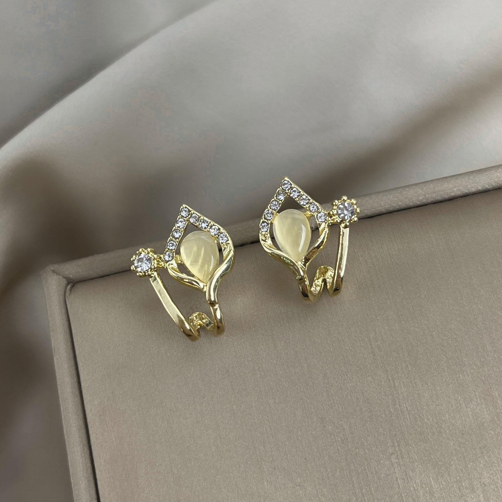 

Opal Crystal Rhinestone Flower Stud Earrings for Women Korean Simple Fashion Cute Geometry Zircon Accessories Girlfriend Gift