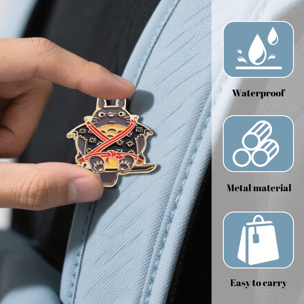 Samurai Cat Enamel Pin: Cute Cartoon Anime Fantasy Badge from Japan - Perfect Gift for Fans & Collectors