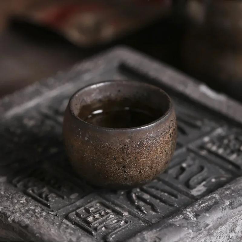 

Японская керамическая чайная чашка - Винтажная рустикальная каменная керамика, Ручная работа, Одинарная чашка, Использование для дзен-дома и чайной церемонии, Уникальный дизайн 60ml