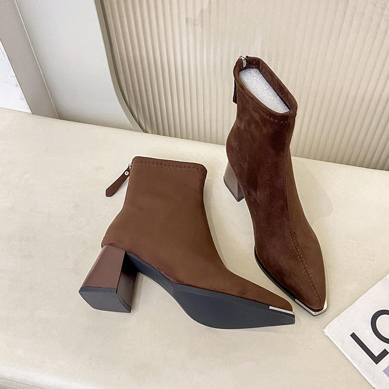 

Женские короткие ботинки новая осень и зима 2025 замшевые с острым носком задняя молния внутренняя платформа короткий толстый каблук ботильоны женские ботинки 40