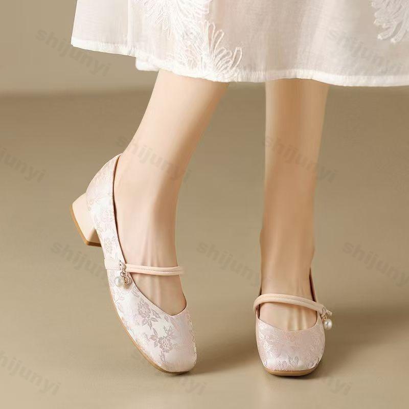 Autumn Women Shoes Fashion 2026 Versatile Low Heeled Leather Shoe Thick Soles Anti Slip Comfort Women's Single Shoe Mary Jane