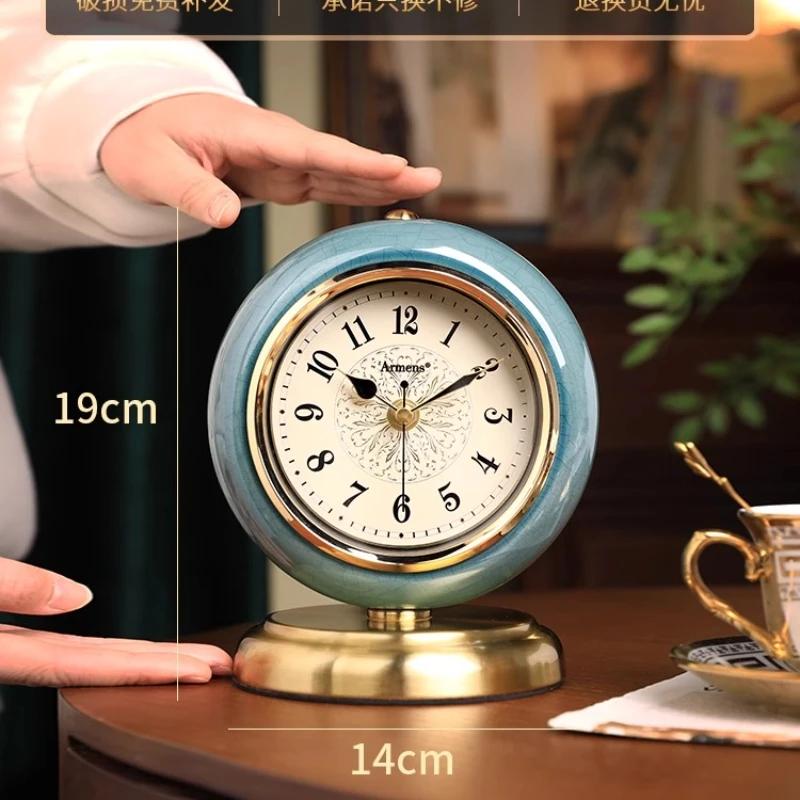 Pendulum Desktop High-end Sense Living Room Art Desktop Ornament Light Luxury High-end Clock