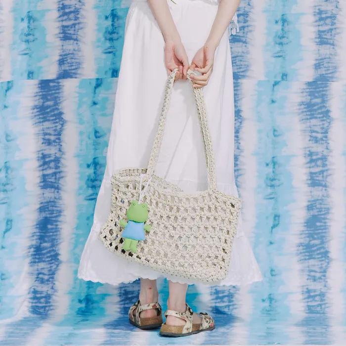 WATERY TRAVEL NET MELON