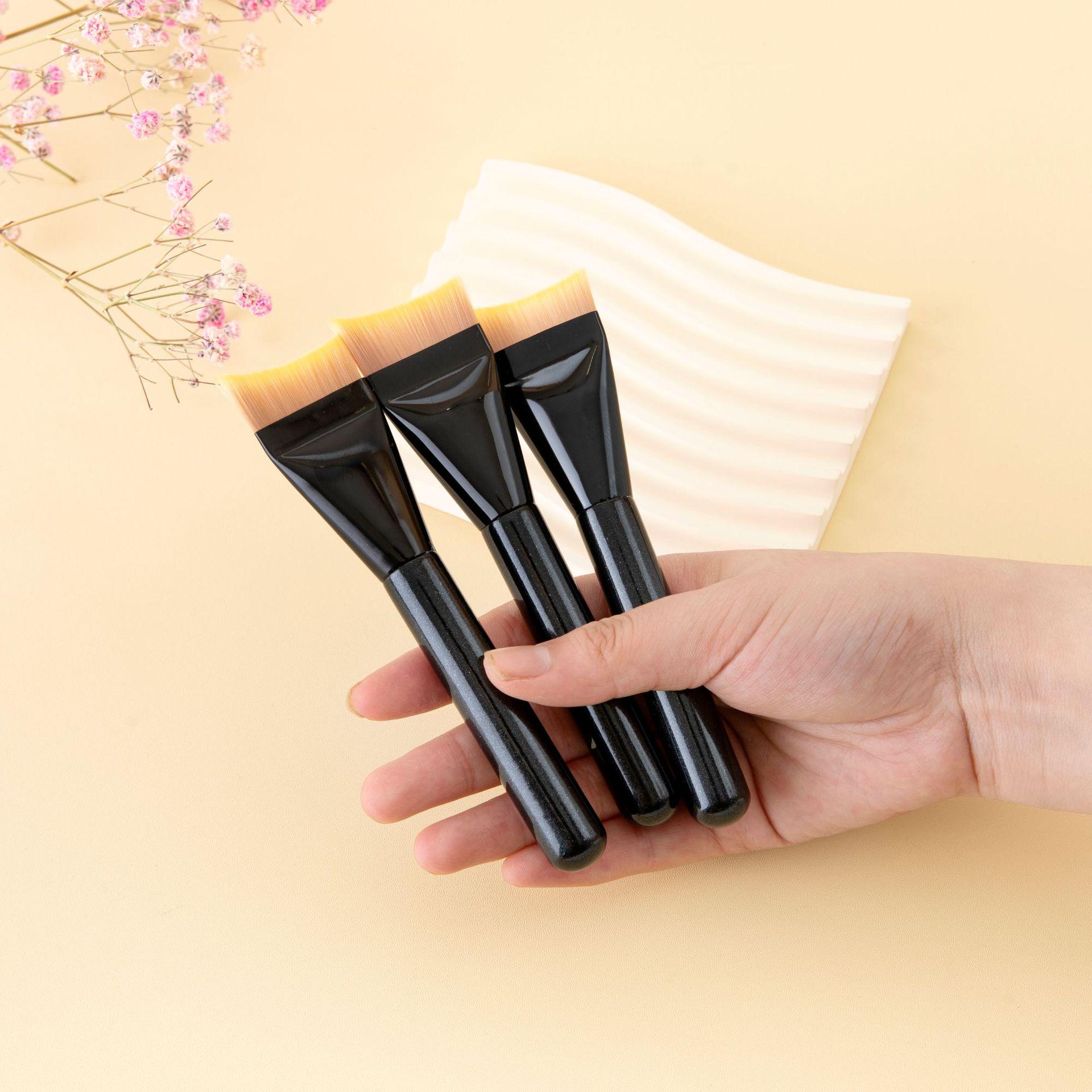 Crescent Shape Wooden Handle Foundation Brush: Flat, Curved, Non-Absorbing, and Mark-Free.