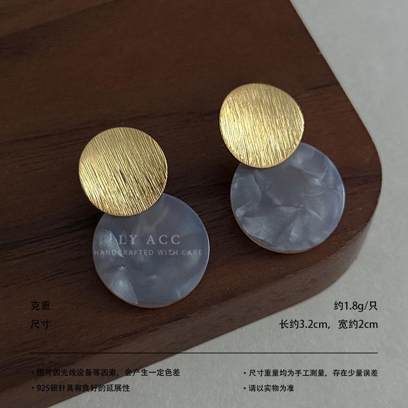 Brushed gold sheet splicing, smudged acetic acid disc stud earrings, light luxury commuter earrings, simple atmosphere, high-end wear accessories