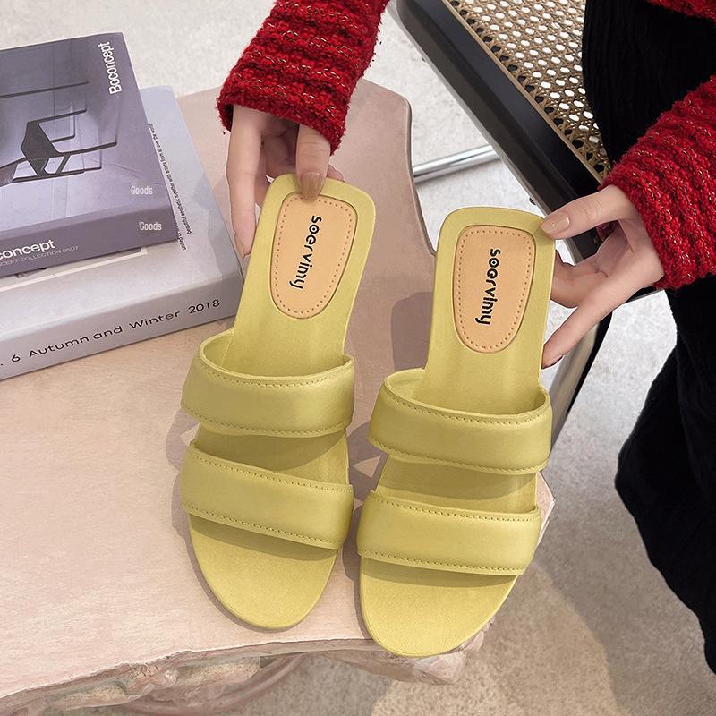 

Женские водонепроницаемые нескользящие тапочки в стиле интернет-знаменитостей — идеально подходят для ношения на открытом воздухе, в качестве весенних и летних пляжных сандалий. Size 40 (order one size up) зелёный