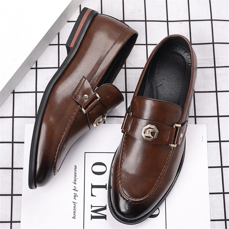 Fashion Black Brown Badge Loafers New Men's Pointed Pu Leather Driving Shoes Male Designer Formal Wedding Prom Dress Homecoming Footwear