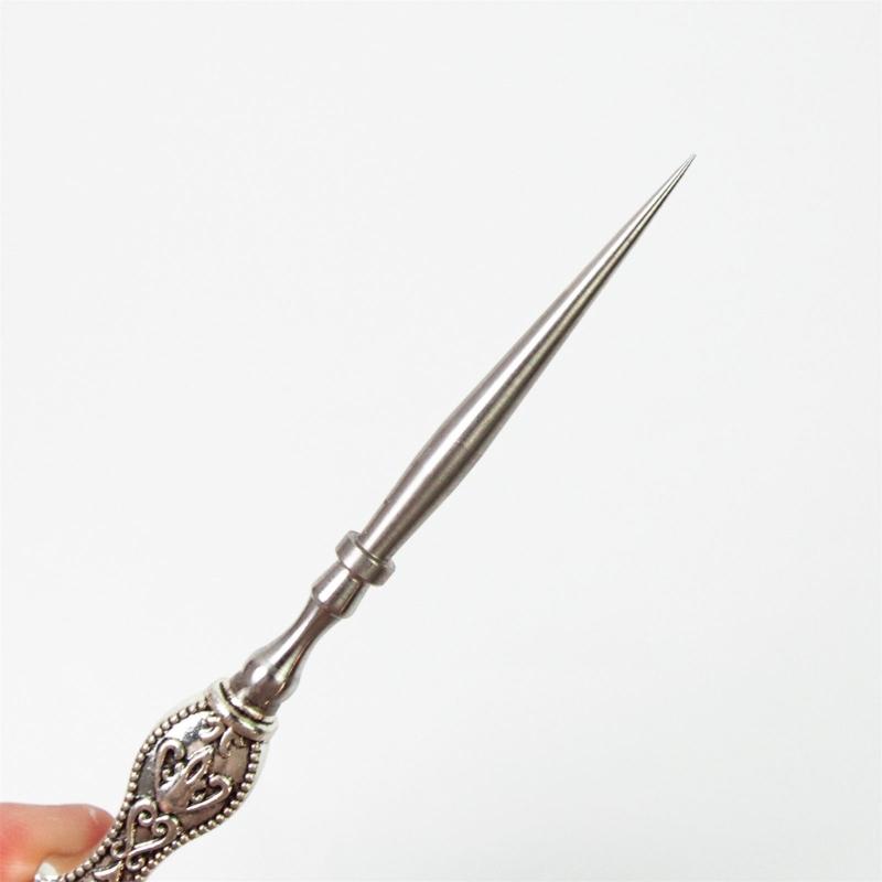 2 Pieces Vintage Sewing Awls Metal Stitching Awl Tailors Awl Tools for Leather Work DIY Craft Hand Stitching Sewing