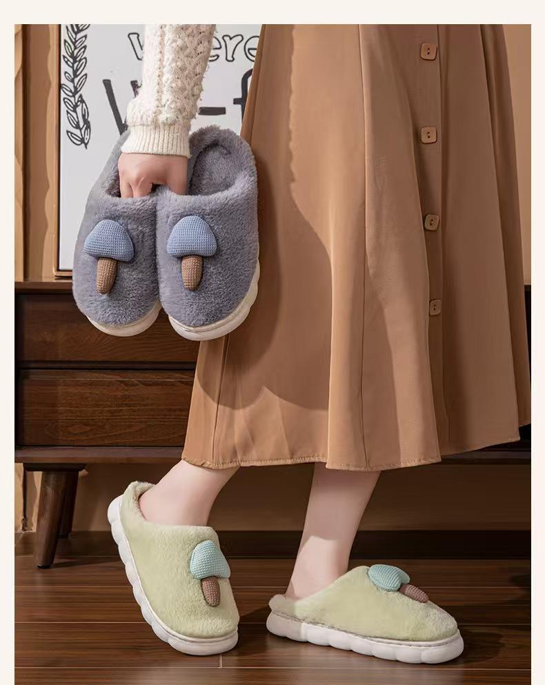 Women's & Men's Non-Slip Furry Indoor Winter Slippers