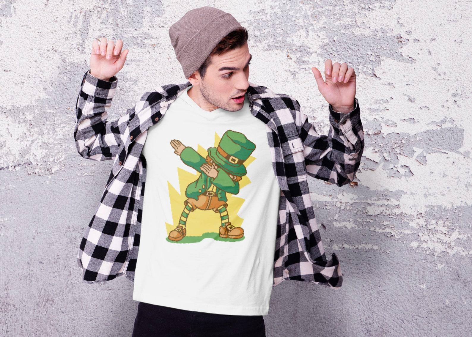 Leprechaun Shirt | Dabbing St. Patrick s Day Shirt | Fun St. Paddy s Day T-Shirt for Women Men | Funny Dancing Leprechaun Tshirt 3XL