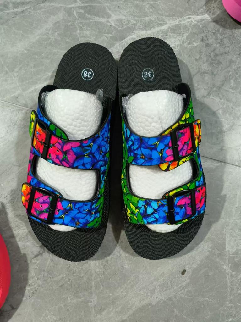 Damen Pantoffeln Leichte Pantoffeln Neue Gemischte Farben Schnalle Damen Sandalen Lässige Strandpantoffeln Hausschuhe Designer Flache Schuhe