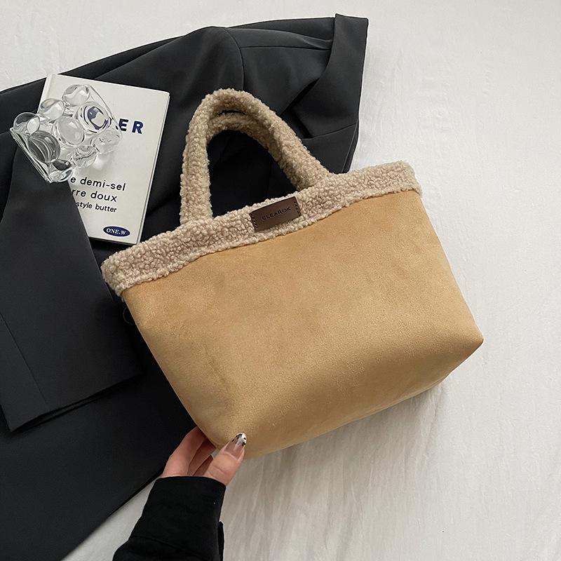 

Плюшевая сумка женская осень и зима 2025 новая повседневная нишевая дизайнерская плюшевая сумка-тоут популярная сумка-ведро хаки