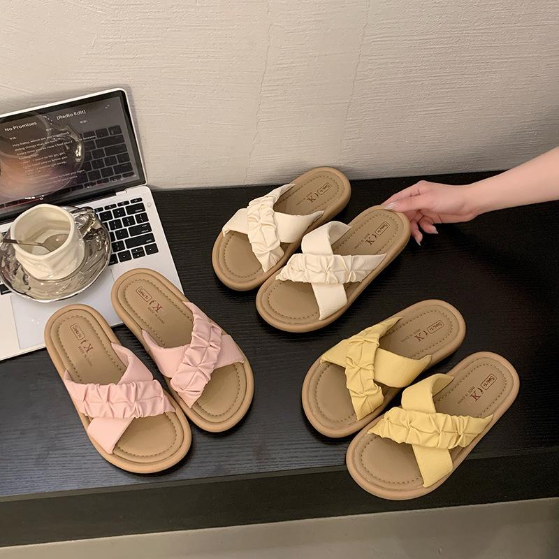 Platform slippers women's summer outer wear 2025 new feeling cross strap fashion one-word women's sandals casual sandals