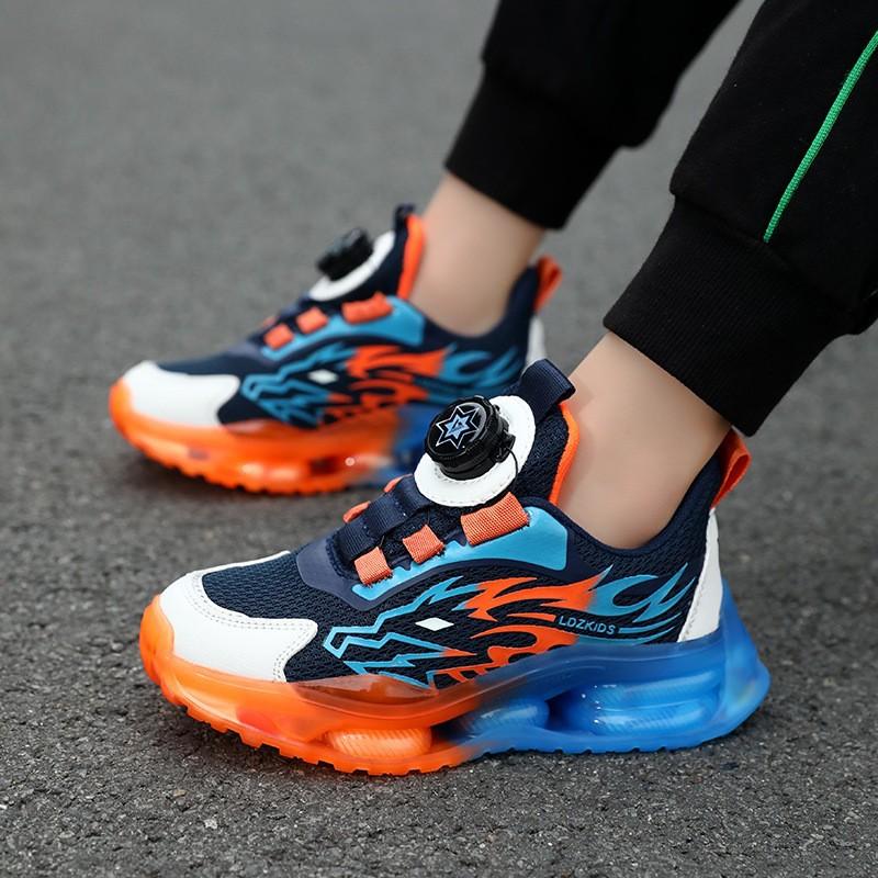 Middle-aged and older children's running shoes, breathable mesh shoes, boys' sports shoes 2025 summer rotating buckle classmate sports shoes