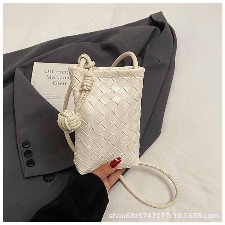 

Niche small bag women 2025 new simple casual mobile phone bag Korean fashion versatile messenger small square bag