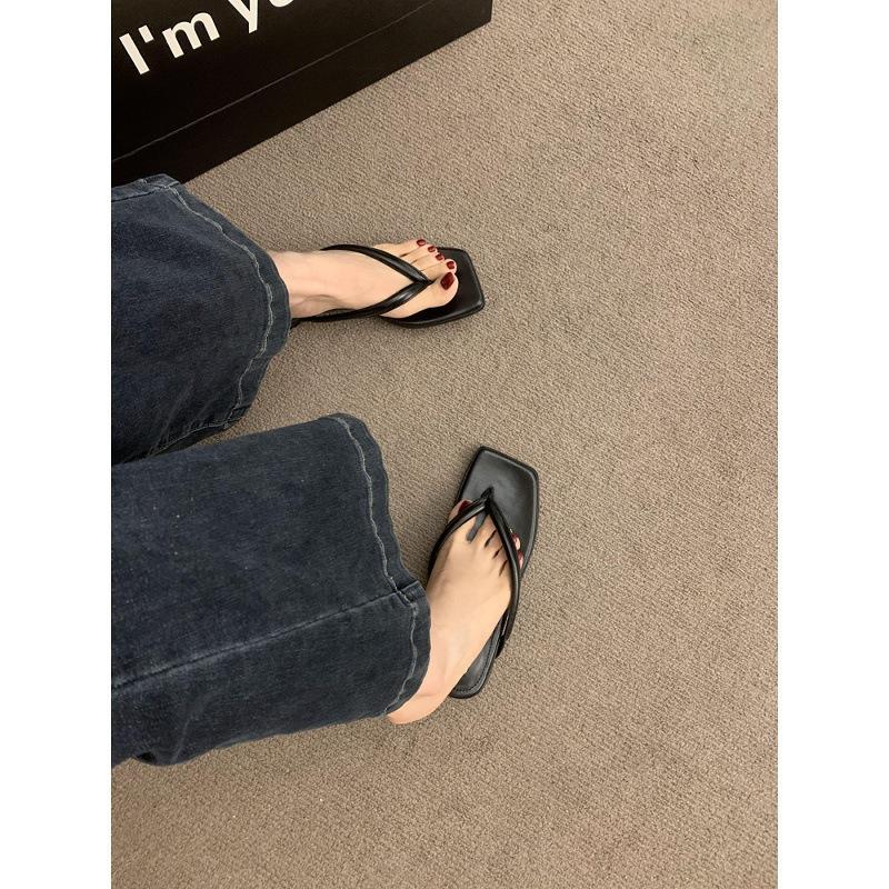 Französische Zehensandalen mit dickem Absatz für draußen Damenschuhe 2025 neu Sommer mit Rock Strand Silberne Sandalen