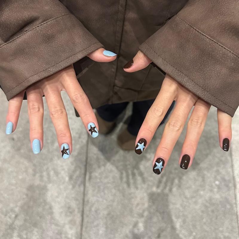24 Stück Schwarz Blau Katzenaugen Kurze Eckige Falsche Nägel Süß Cool Einfach Sterne Künstliche Nägel für Frauen Mädchen Tragbar Y2k Nägel Aufdrücken