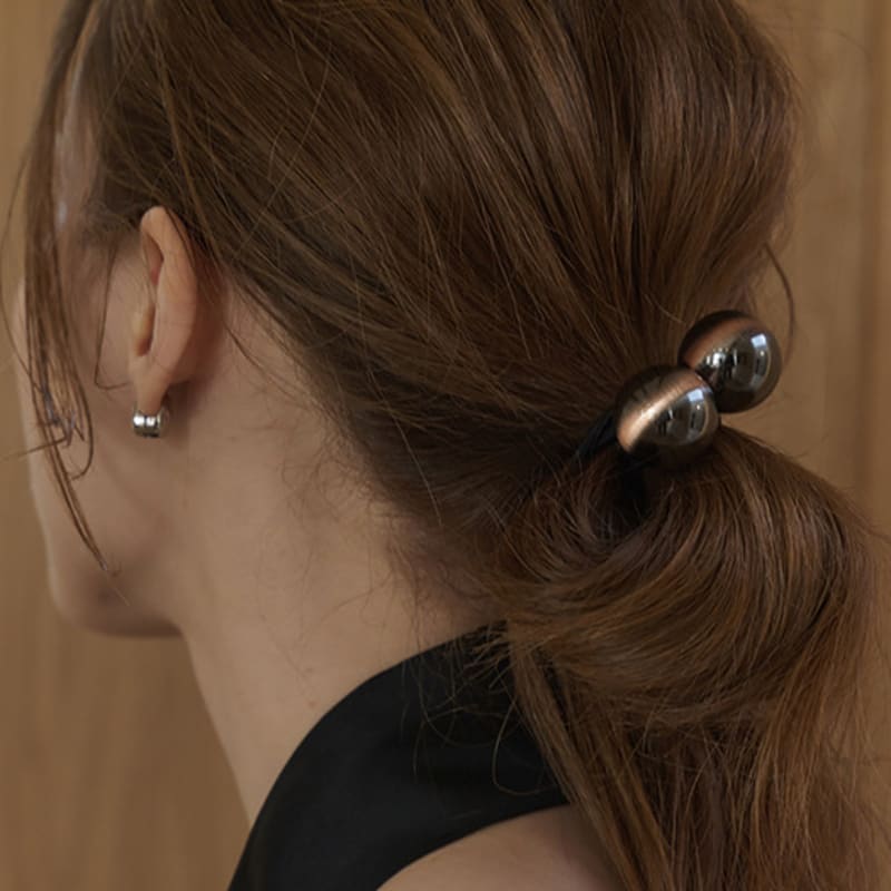 Ssecondo Saturn ball hair tie
