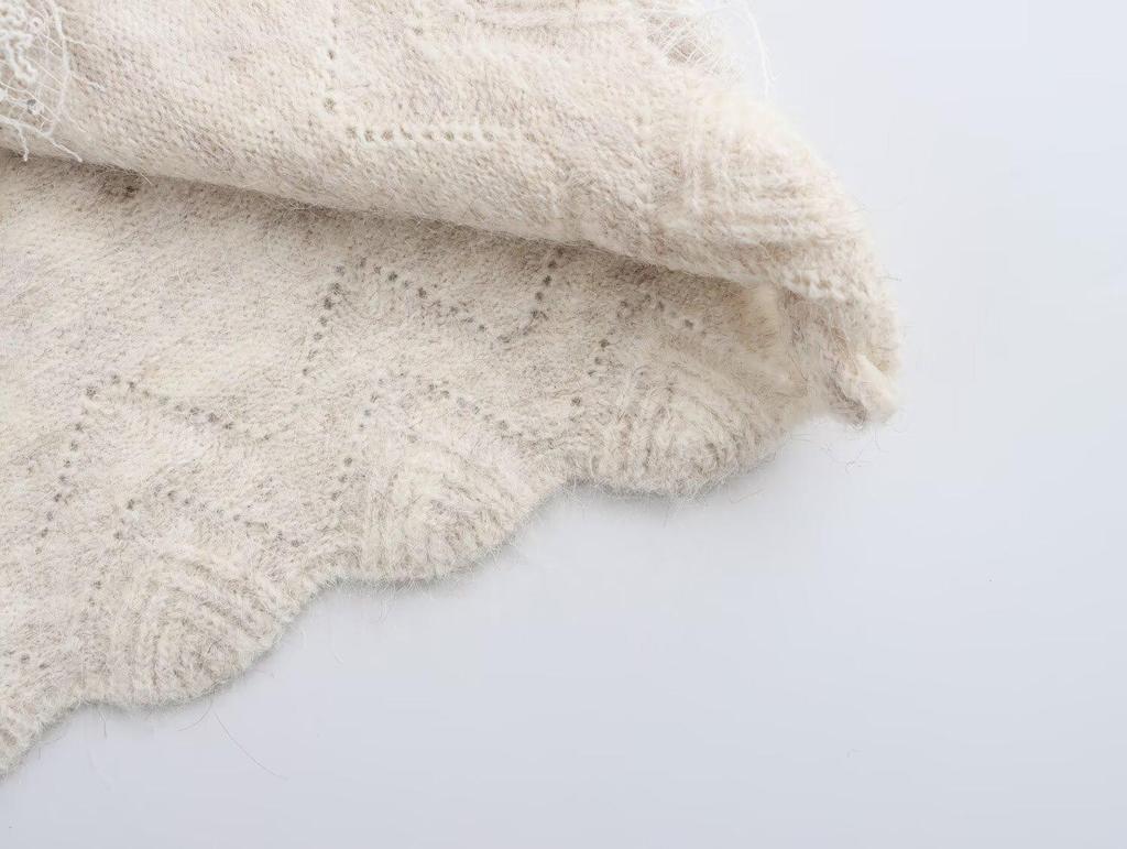 2025 Spring Women's Lace Trim V-Neck Reversible Knitted Pullover Sweater - Euro-American Style Fashion