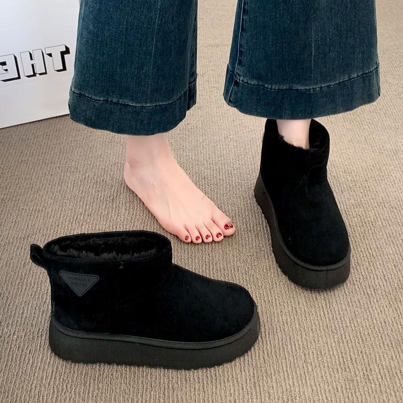 Grubopodeszwowe buty śniegowe typu bread dla kobiet 2025 nowe zimowe ocieplane i wyściełane futrem zintegrowane krótkie buty Północnowschodnie duże buty bawełniane