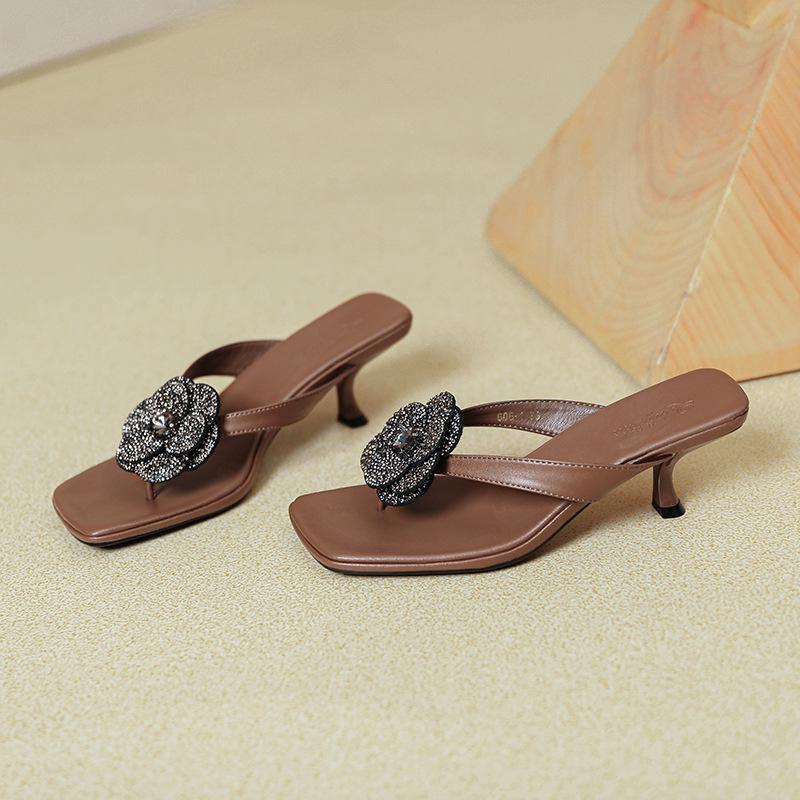 High-heeled slippers women's summer outer wear 2025 new rhinestone flower kitten and cool slippers square head pinch foot flip-flops