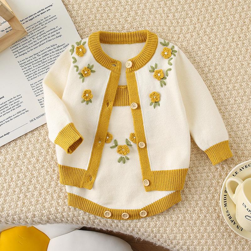 Handbesticktes Baby-Mädchen Strick-Latzhosen- und Jacken-Set für Herbst/Winter