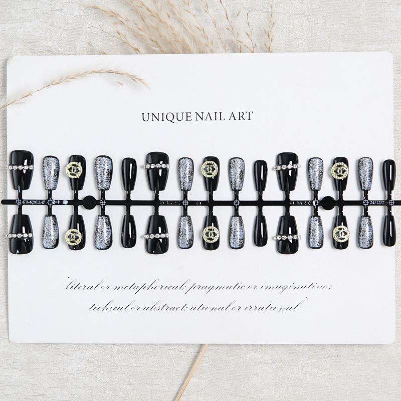 Chic Y2K Style Press-on Nails: Sweet, Cool Handmade Stickers for a Hot Girl Look