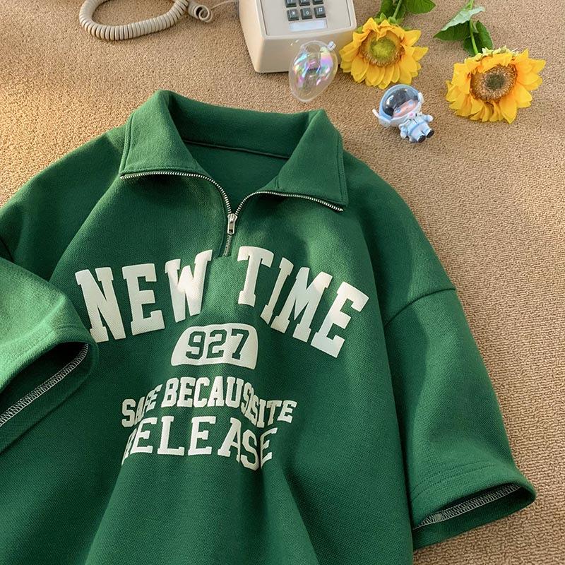 

Мужская рубашка-поло в американском студенческом стиле ретро: Футболка с коротким рукавом, летняя, с лацканами, с японскими надписями, модного свободного кроя. L зелёный