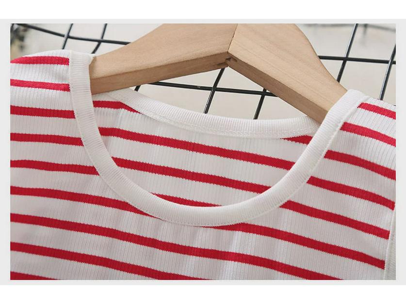 Dwuczęściowy zestaw letni dla dziewczynek w paski - Stylowa i codzienna odzież dziecięca