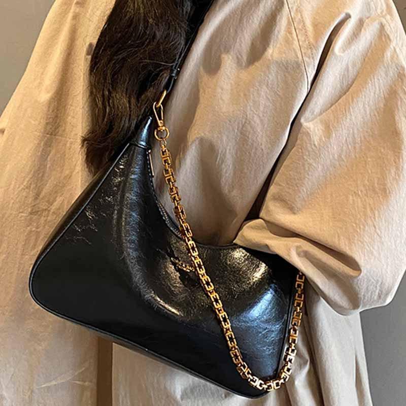 Autumn and Winter Retro Oil Wax Leather Small Bag Women's 2025 New Korean Version Niche Underarm Commuter Bag One-shoulder Crossbody Bag Trend
