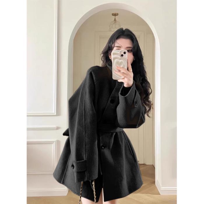 

Женское пальто из шерсти цвета хаки - Осень/Зима 2024, Высококлассный корейский стиль, Воротник-стойка, Маленький размер, Короткая длина. Large чёрный